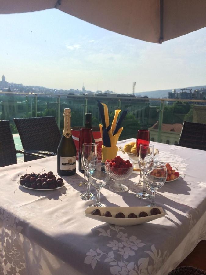 Lesya Apartment With Terrace Tbilisi ภายนอก รูปภาพ