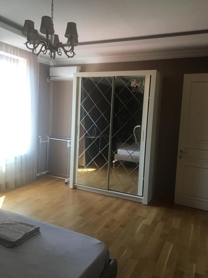 Lesya Apartment With Terrace Tbilisi ภายนอก รูปภาพ