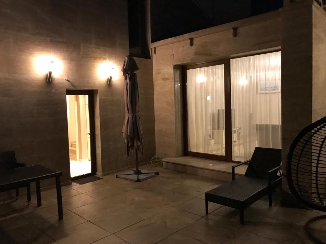 Lesya Apartment With Terrace Tbilisi ภายนอก รูปภาพ