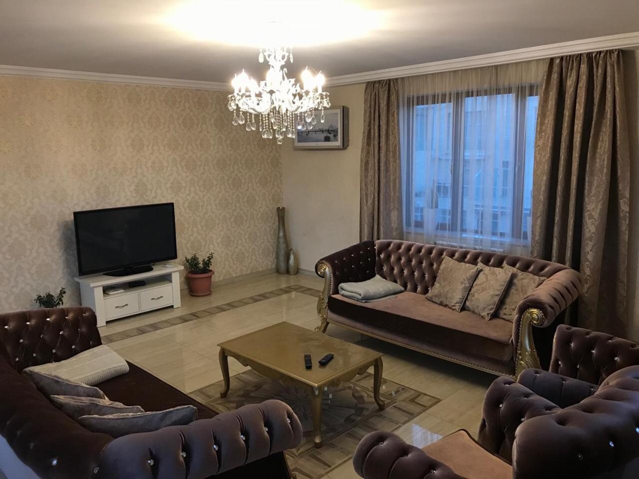 Lesya Apartment With Terrace Tbilisi ภายนอก รูปภาพ