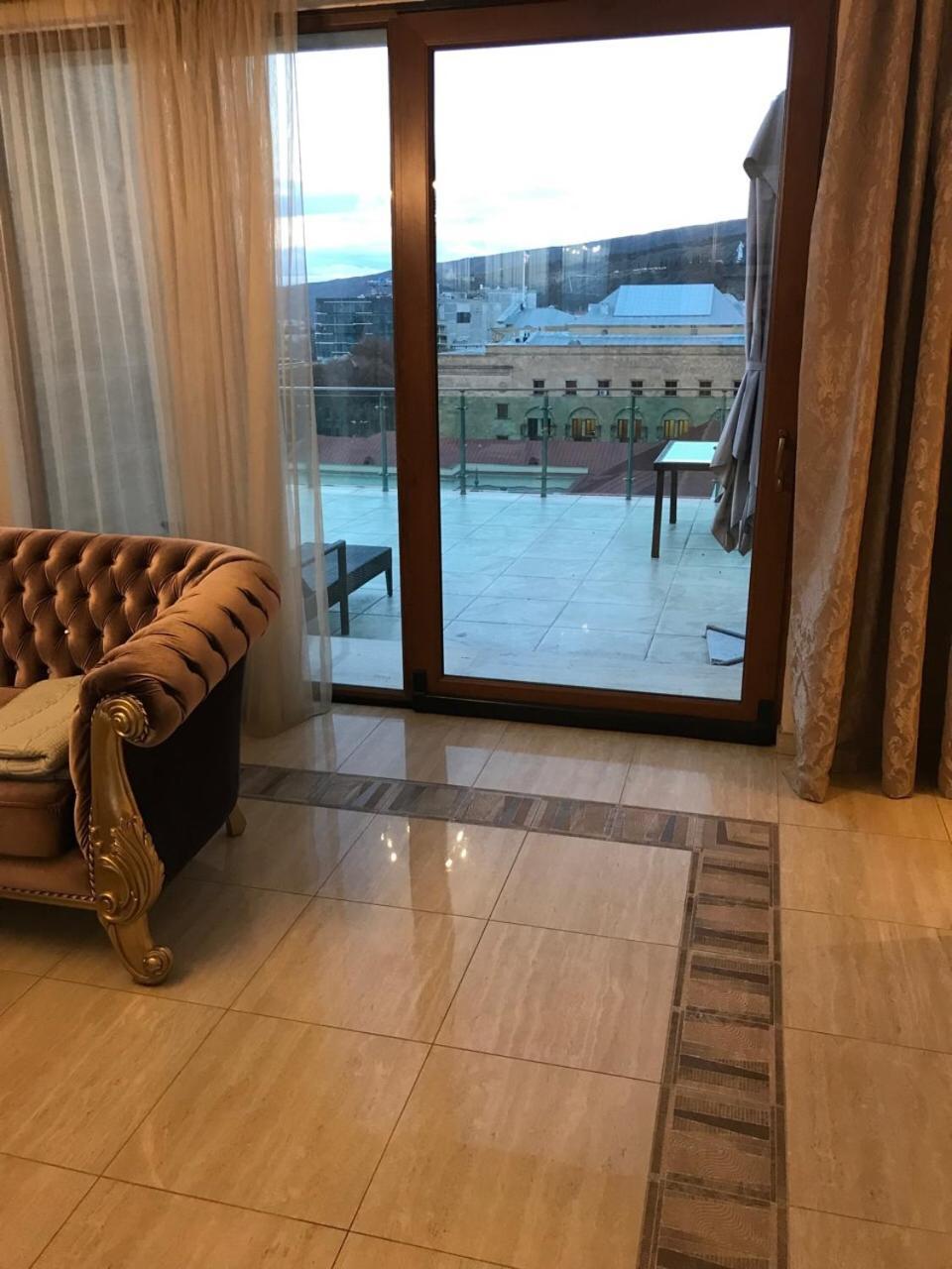 Lesya Apartment With Terrace Tbilisi ภายนอก รูปภาพ