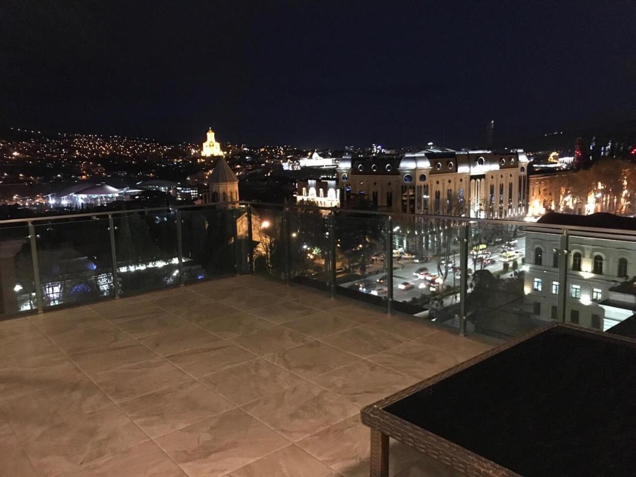 Lesya Apartment With Terrace Tbilisi ภายนอก รูปภาพ